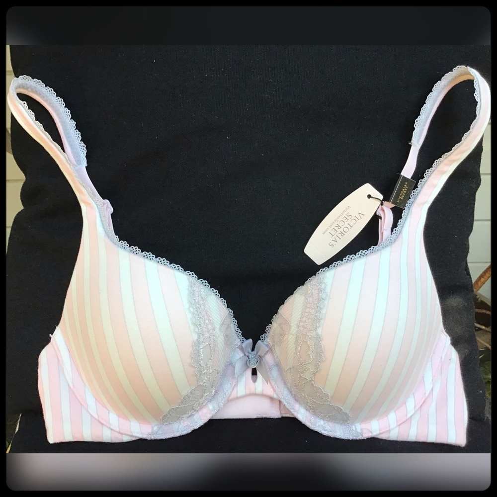 Victorias Secret body by Victoria bra